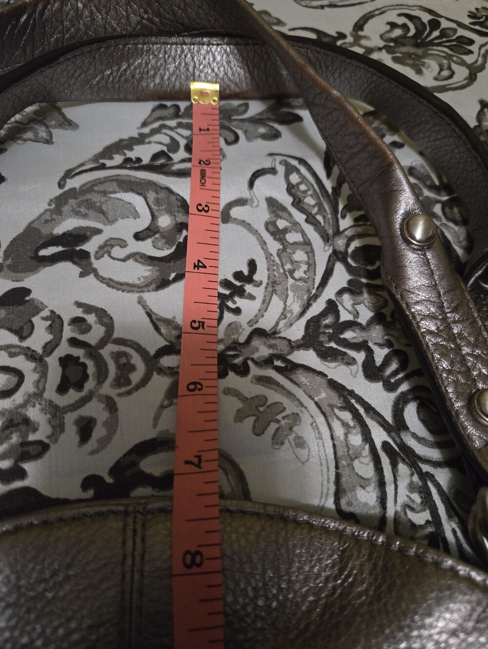 SUPER-soft Standout B. Makowsky Metallic Silver Toned Hobo Shoulder Bag. EUC - Picture 13 of 16